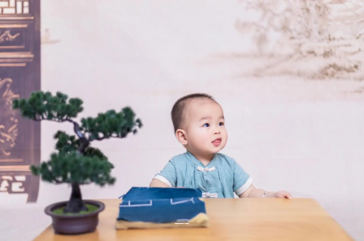清镇宝宝喊肚子疼怎么回事
